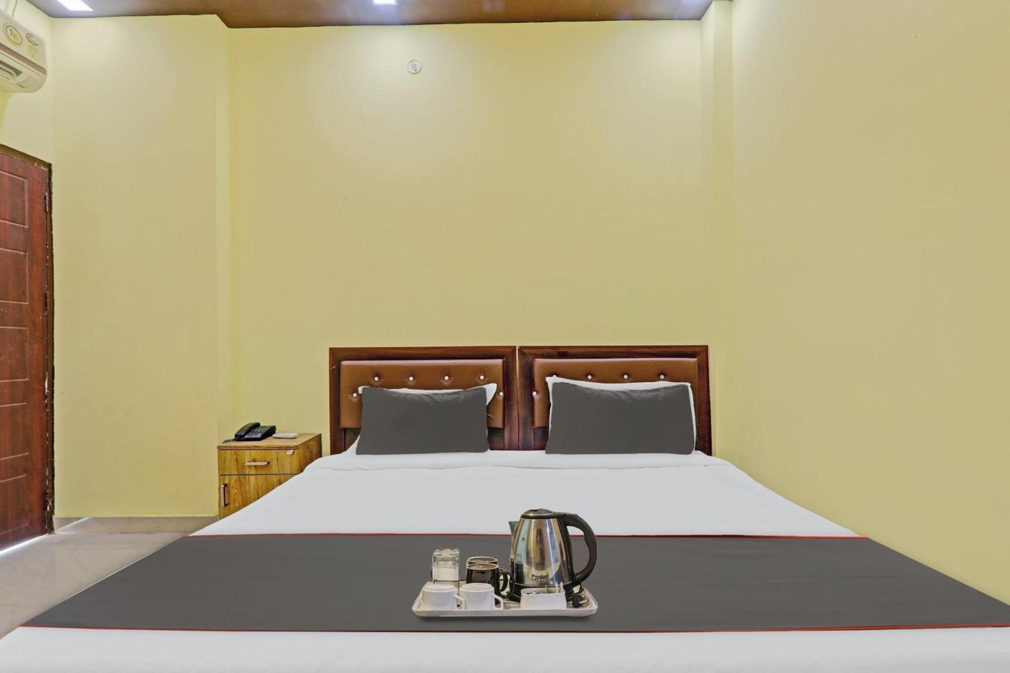 Capital O Phenix Elite Near Phoenix United Lucknow Luaran gambar